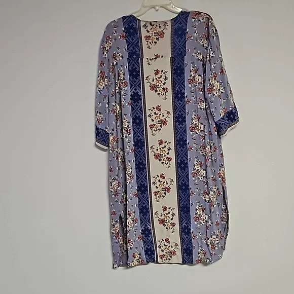 Size lg kimono - Picture 3 of 8